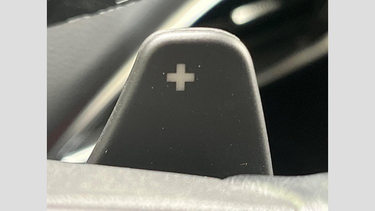 2018 認定中古車 Jaguar F-Pace Silicon Silver PT204 プレステージ