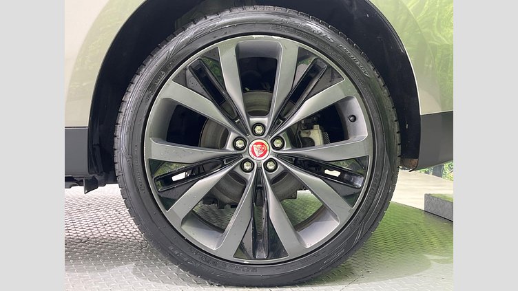 2018 認定中古車 Jaguar F-Pace Silicon Silver PT204 プレステージ