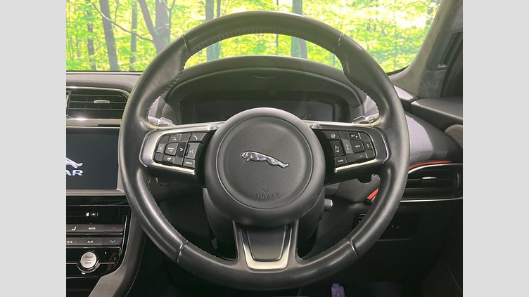 2018 認定中古車 Jaguar F-Pace Silicon Silver PT204 プレステージ
