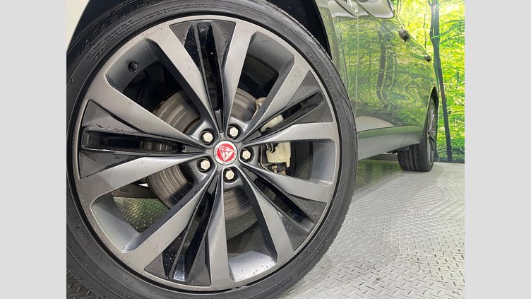 2018 認定中古車 Jaguar F-Pace Silicon Silver PT204 プレステージ