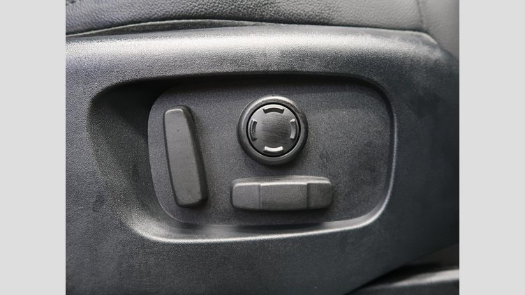 2018 認定中古車 Land Rover Discovery Loire Blue 3.0 V6 Dsl Mono Turbo Std Flow HSE