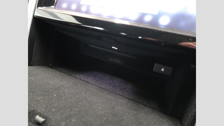 2018 認定中古車 Land Rover Discovery Loire Blue 3.0 V6 Dsl Mono Turbo Std Flow HSE