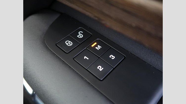 2018 認定中古車 Land Rover Discovery Loire Blue 3.0 V6 Dsl Mono Turbo Std Flow HSE