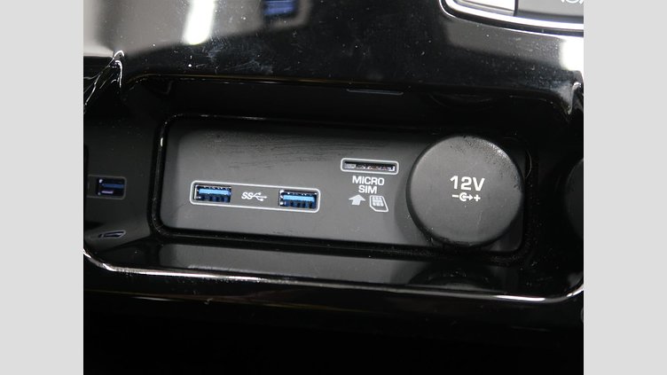 2018 認定中古車 Land Rover Discovery Loire Blue 3.0 V6 Dsl Mono Turbo Std Flow HSE