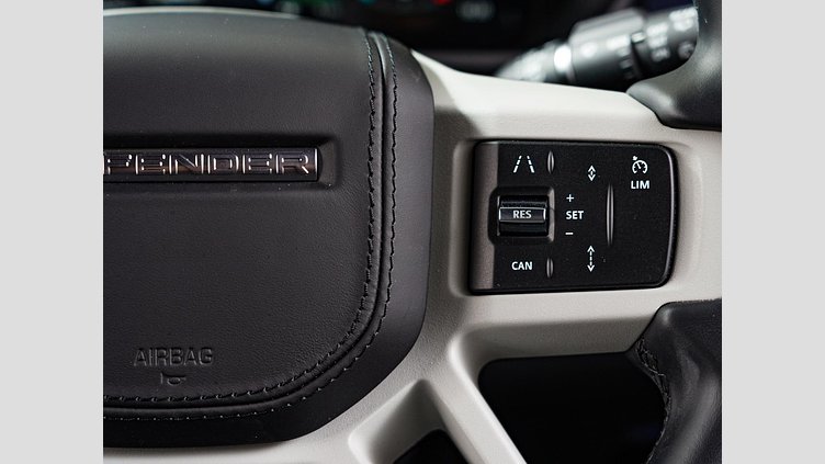 2024 認定中古車 Land Rover Defender 110 サントリーニブラック D300 AWD（AT） X-DYNAMIC HSE