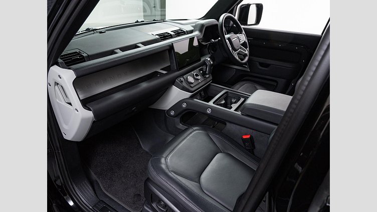 2024 認定中古車 Land Rover Defender 110 サントリーニブラック D300 AWD（AT） X-DYNAMIC HSE