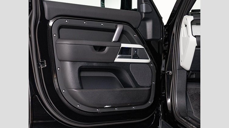 2024 認定中古車 Land Rover Defender 110 サントリーニブラック D300 AWD（AT） X-DYNAMIC HSE