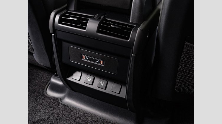 2024 認定中古車 Land Rover Defender 110 サントリーニブラック D300 AWD（AT） X-DYNAMIC HSE