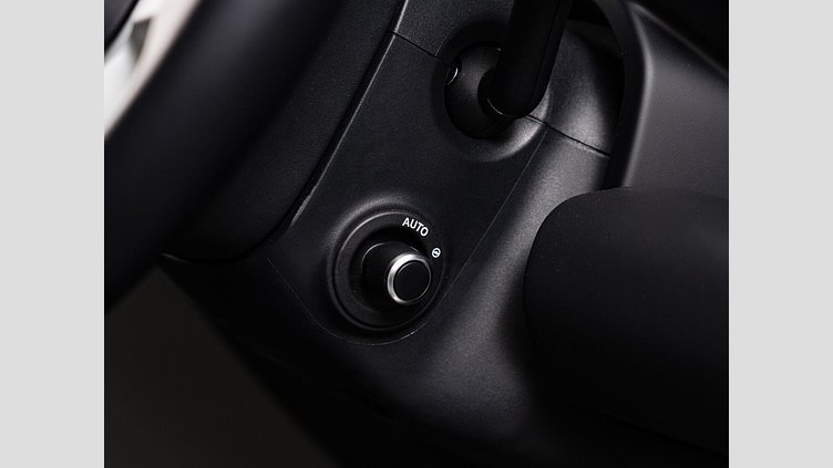 2024 認定中古車 Land Rover Defender 110 サントリーニブラック D300 AWD（AT） X-DYNAMIC HSE