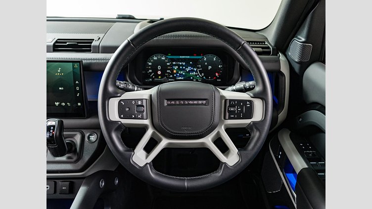 2024 認定中古車 Land Rover Defender 110 サントリーニブラック D300 AWD（AT） X-DYNAMIC HSE