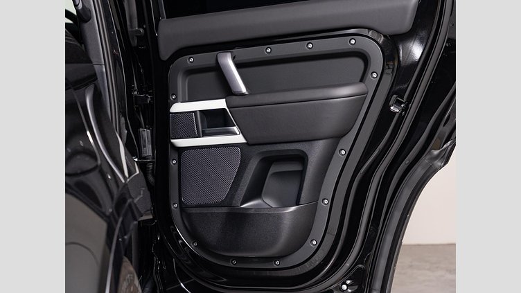 2024 認定中古車 Land Rover Defender 110 サントリーニブラック D300 AWD（AT） X-DYNAMIC HSE