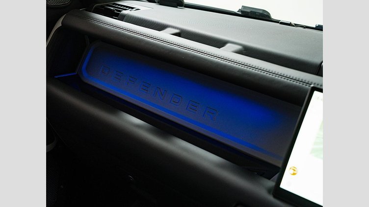 2024 認定中古車 Land Rover Defender 110 サントリーニブラック D300 AWD（AT） X-DYNAMIC HSE