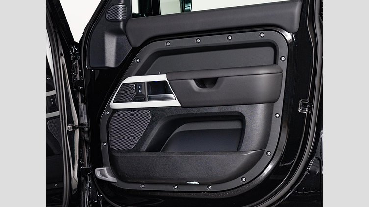 2024 認定中古車 Land Rover Defender 110 サントリーニブラック D300 AWD（AT） X-DYNAMIC HSE