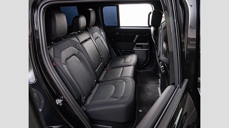 2024 認定中古車 Land Rover Defender 110 サントリーニブラック D300 AWD（AT） X-DYNAMIC HSE