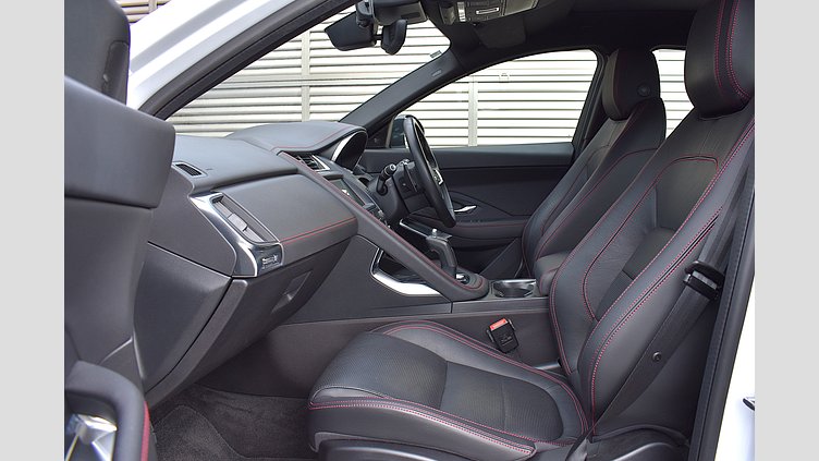 2019 認定中古車 Jaguar E-Pace ユーロンホワイト P250 オートマチック全輪駆動 CHEQUERED FLAG