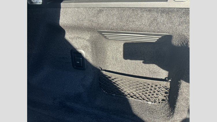 2025 認定中古車 Land Rover Range Rover Sport フィレンツェレッド P550eプラグインハイブリッド（ガソリン） スタンダードホイールベース Dynamic SE