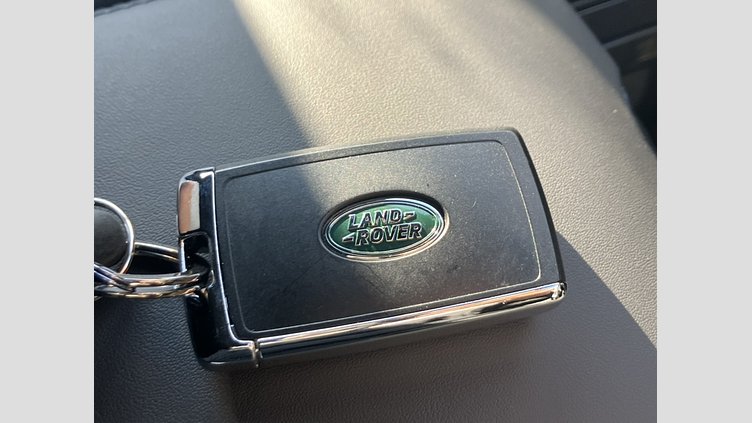 2025 認定中古車 Land Rover Range Rover Sport フィレンツェレッド P550eプラグインハイブリッド（ガソリン） スタンダードホイールベース Dynamic SE