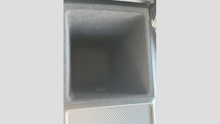 2025 認定中古車 Land Rover Range Rover Sport フィレンツェレッド P550eプラグインハイブリッド（ガソリン） スタンダードホイールベース Dynamic SE