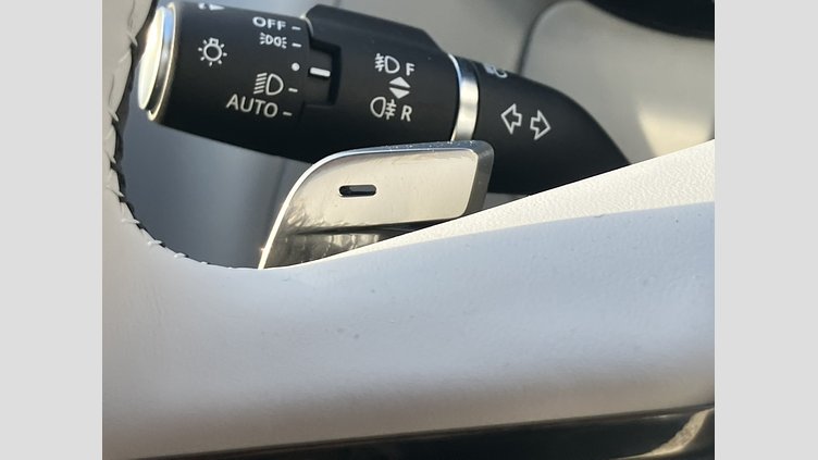 2025 認定中古車 Land Rover Range Rover Sport フィレンツェレッド P550eプラグインハイブリッド（ガソリン） スタンダードホイールベース Dynamic SE