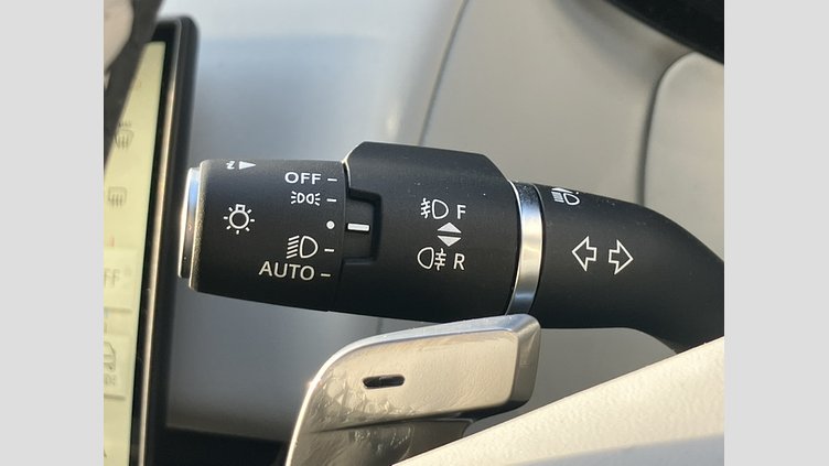 2025 認定中古車 Land Rover Range Rover Sport フィレンツェレッド P550eプラグインハイブリッド（ガソリン） スタンダードホイールベース Dynamic SE