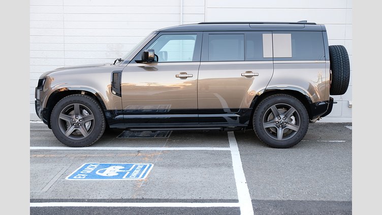 2024 認定中古車 Land Rover Defender 110 ゴンドワナストーン D350 ディーゼルマイルドハイブリッド X-Dynamic SE