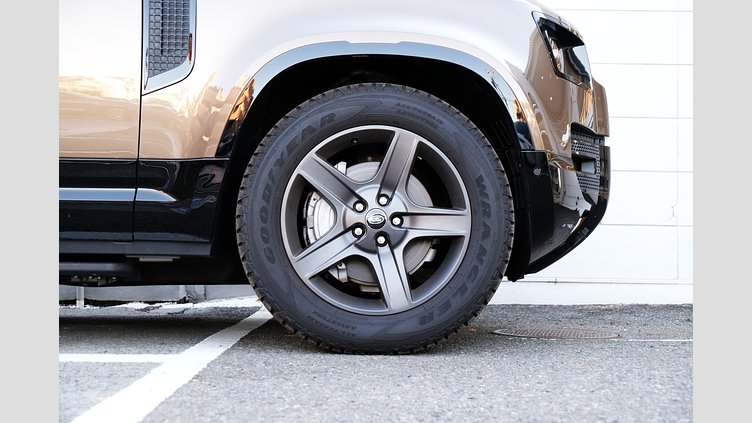 2024 認定中古車 Land Rover Defender 110 ゴンドワナストーン D350 ディーゼルマイルドハイブリッド X-Dynamic SE