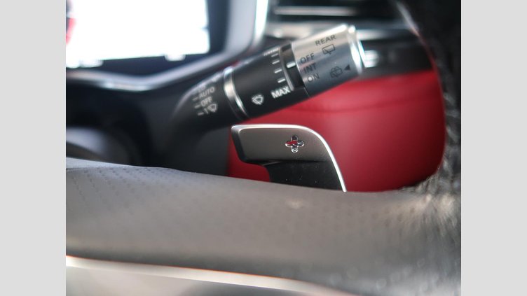 2022 認定中古車 Jaguar F-Pace サントリーニブラック P250 AWD（オートマチック） R-DYNAMIC SE