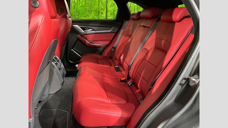 2022 認定中古車 Jaguar F-Pace サントリーニブラック P250 AWD（オートマチック） R-DYNAMIC SE