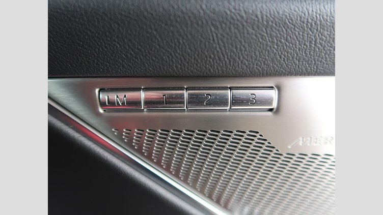 2022 認定中古車 Jaguar F-Pace サントリーニブラック P250 AWD（オートマチック） R-DYNAMIC SE