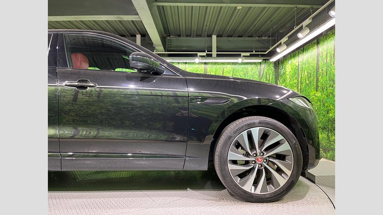 2022 認定中古車 Jaguar F-Pace サントリーニブラック P250 AWD（オートマチック） R-DYNAMIC SE