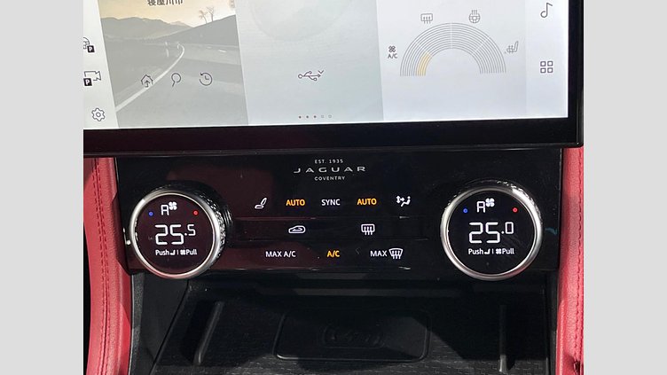 2022 認定中古車 Jaguar F-Pace サントリーニブラック P250 AWD（オートマチック） R-DYNAMIC SE