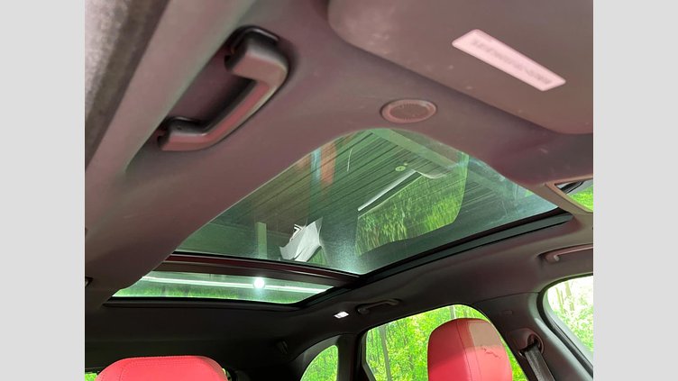 2022 認定中古車 Jaguar F-Pace サントリーニブラック P250 AWD（オートマチック） R-DYNAMIC SE