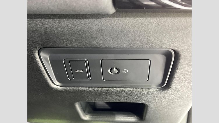 2018 認定中古車 Land Rover Discovery Fuji White 3.0 V6 Dsl Mono Turbo Std Flow HSE