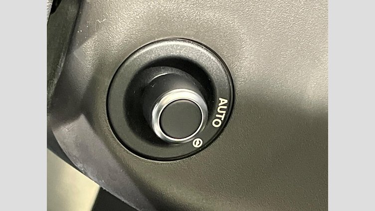 2018 認定中古車 Land Rover Discovery Fuji White 3.0 V6 Dsl Mono Turbo Std Flow HSE