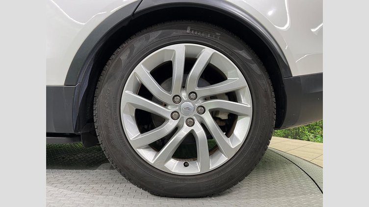 2018 認定中古車 Land Rover Discovery Fuji White 3.0 V6 Dsl Mono Turbo Std Flow HSE