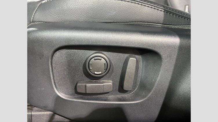 2018 認定中古車 Land Rover Discovery Fuji White 3.0 V6 Dsl Mono Turbo Std Flow HSE