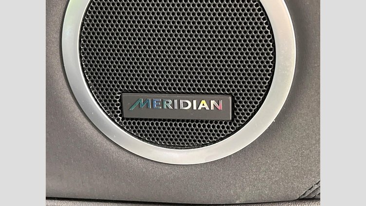 2018 認定中古車 Land Rover Discovery Fuji White 3.0 V6 Dsl Mono Turbo Std Flow HSE