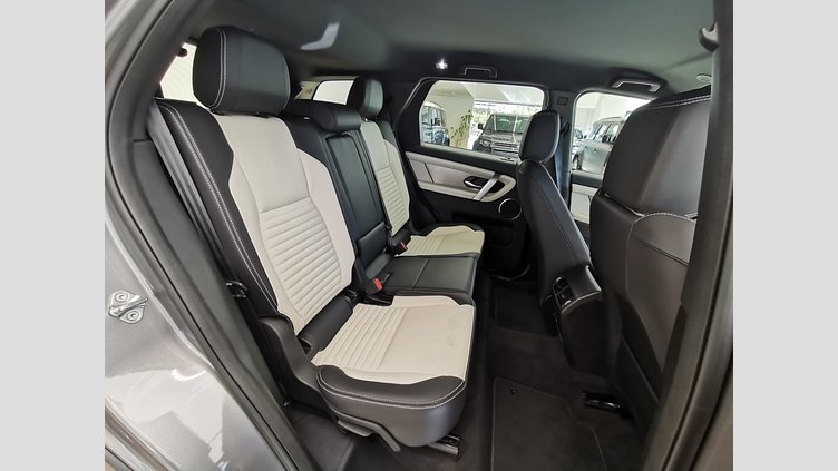 2024 認定中古車 Land Rover Discovery Sport アイガーグレイ D200マイルドハイブリッド（ディーゼル） 標準ホイール DYNAMIC SE