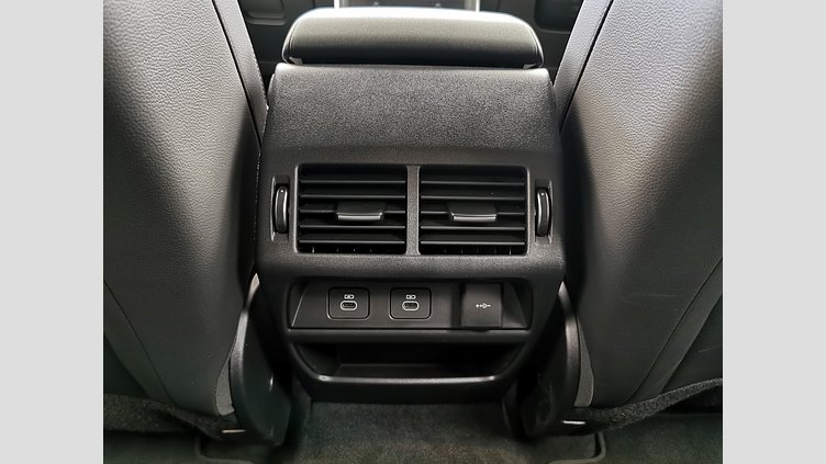 2024 認定中古車 Land Rover Discovery Sport アイガーグレイ D200マイルドハイブリッド（ディーゼル） 標準ホイール DYNAMIC SE