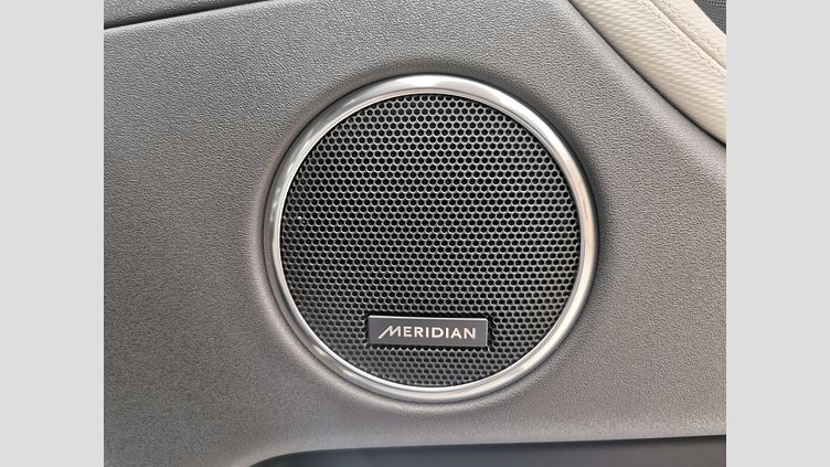 2024 認定中古車 Land Rover Discovery Sport アイガーグレイ D200マイルドハイブリッド（ディーゼル） 標準ホイール DYNAMIC SE