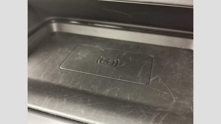 2024 認定中古車 Land Rover Discovery Sport アイガーグレイ D200マイルドハイブリッド（ディーゼル） 標準ホイール DYNAMIC SE