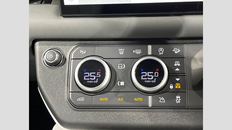 2024 認定中古車 Land Rover Defender 90 パンゲアグリーン D350 ディーゼルマイルドハイブリッド X-Dynamic HSE