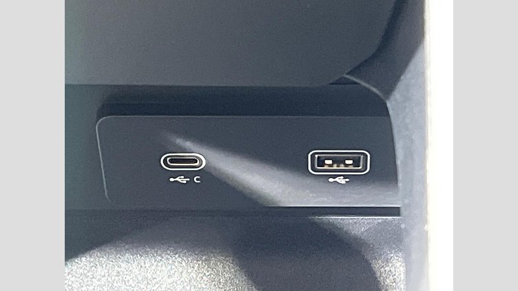 2024 認定中古車 Land Rover Defender 90 パンゲアグリーン D350 ディーゼルマイルドハイブリッド X-Dynamic HSE