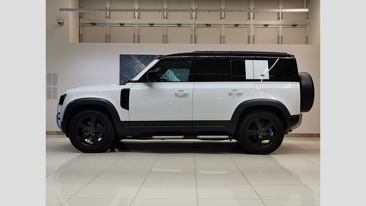 2020 認定中古車 Land Rover Defender 110 フジホワイト P300 AWD（AT） SE