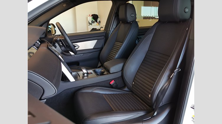 2024 認定中古車 Land Rover Discovery Sport オストゥーニパールホワイト P250（ガソリン） 標準ホイール DYNAMIC SE