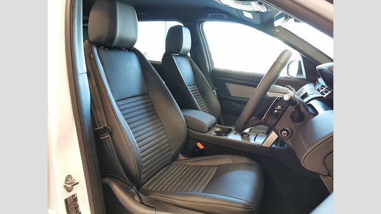 2024 認定中古車 Land Rover Discovery Sport オストゥーニパールホワイト P250（ガソリン） 標準ホイール DYNAMIC SE