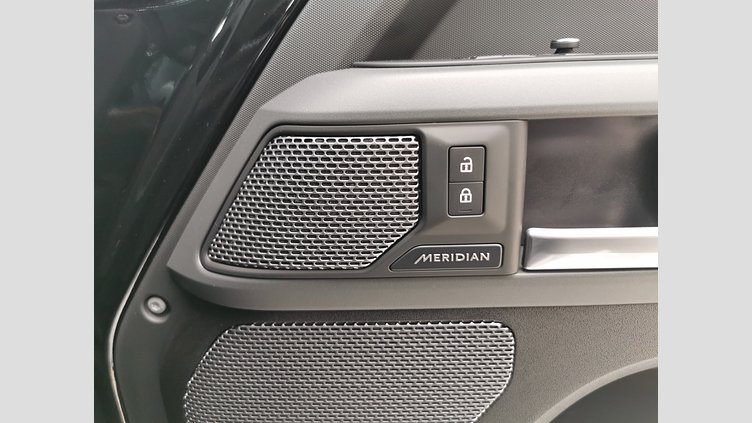 2022 認定中古車 Land Rover Defender 110 サントリーニブラック D300 AWD（AT） X-DYNAMIC HSE