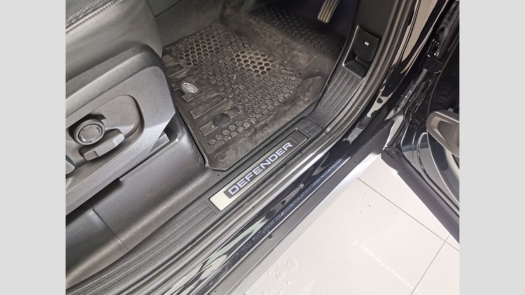 2022 認定中古車 Land Rover Defender 110 サントリーニブラック D300 AWD（AT） X-DYNAMIC HSE