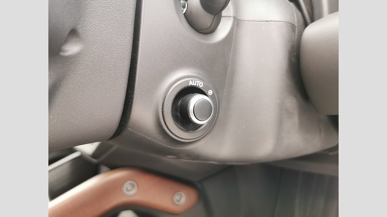 2022 認定中古車 Land Rover Defender 110 サントリーニブラック D300 AWD（AT） X-DYNAMIC HSE