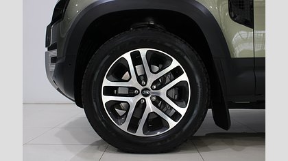 Defender 110 3
